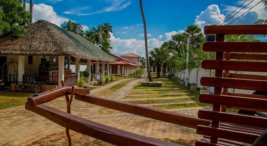 Exterior & Views 2, Palm Resort Nilaveli, Kuchchaveli