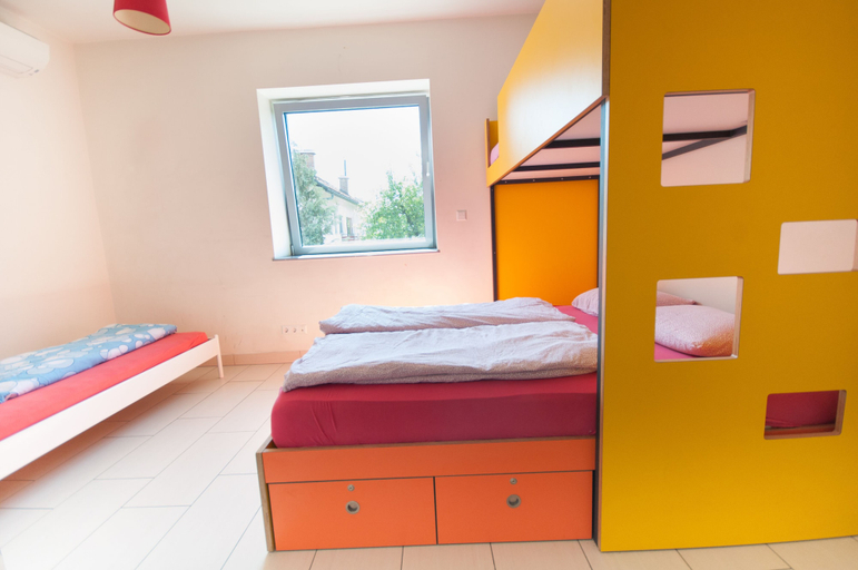Bedroom 2, Simbol Rooms - Hostel, Ljubljana