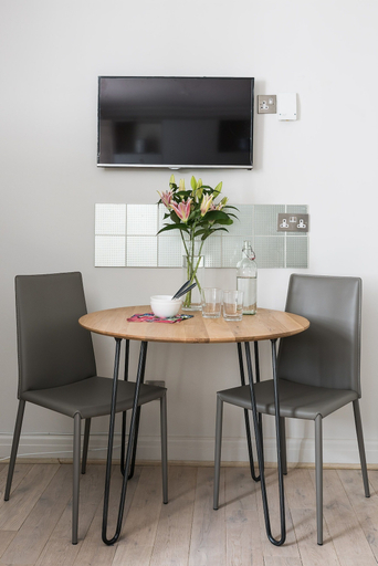 Others 5, Ultra luxurious London home for 5-7, London