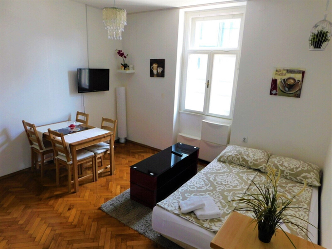 Others 5, Villa Tončić, Split