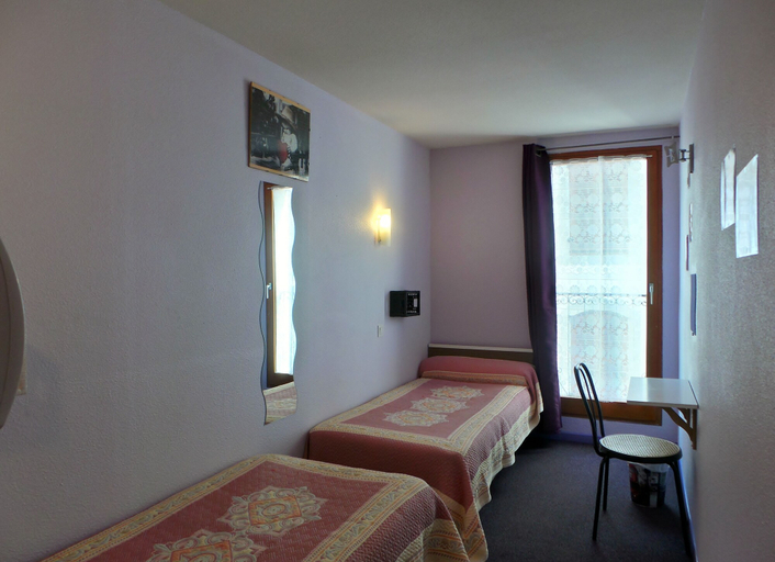 Bedroom 4, Hôtel La Fontaine, Hautes-Pyrénées