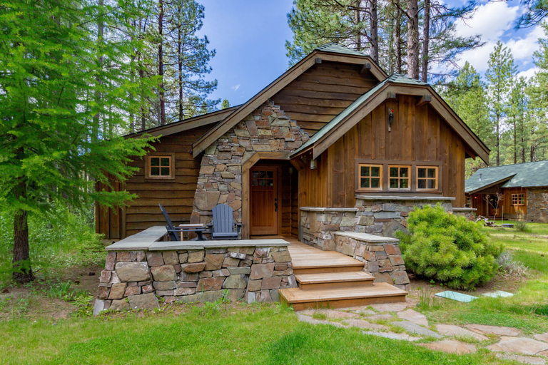 Exterior & Views 1, Lake Creek Lodge, Jefferson