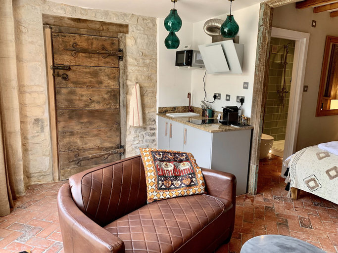 Others 4, The Coach House and The Stable, Gloucestershire