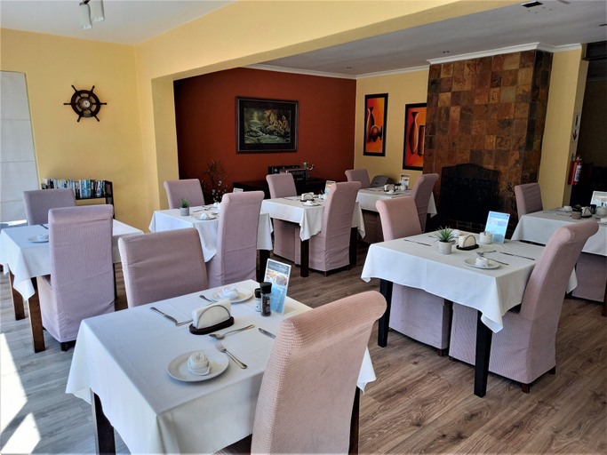 Food & Drinks 4, Mandalay Beach B & B, City of Cape Town
