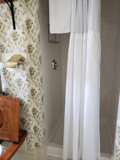 Bathroom 4, Moseley Cottage Inn & Town Motel, Hancock