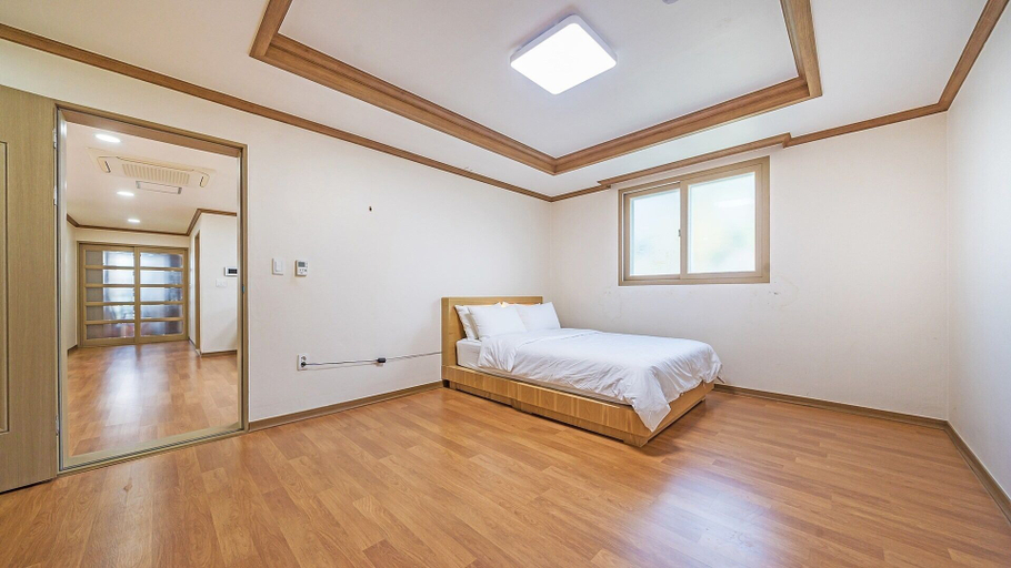 Bedroom 3, Ara Pool Villa Pension, Tongyeong