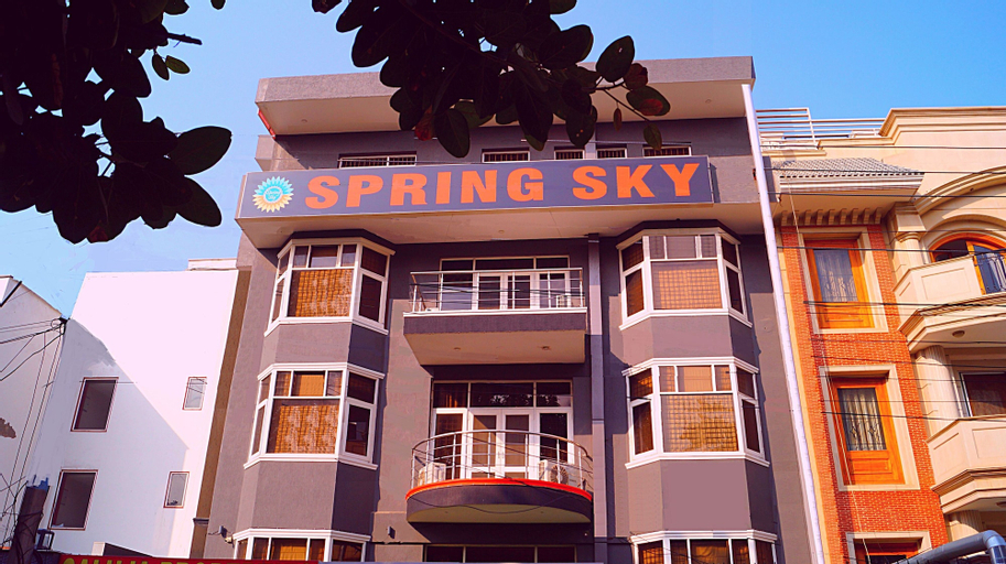 Spring Sky Gurgaon by ShriGo Hotels, Gurgaon
