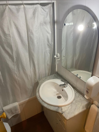 Bathroom 3, Hotel Residencial Portucalense, Porto