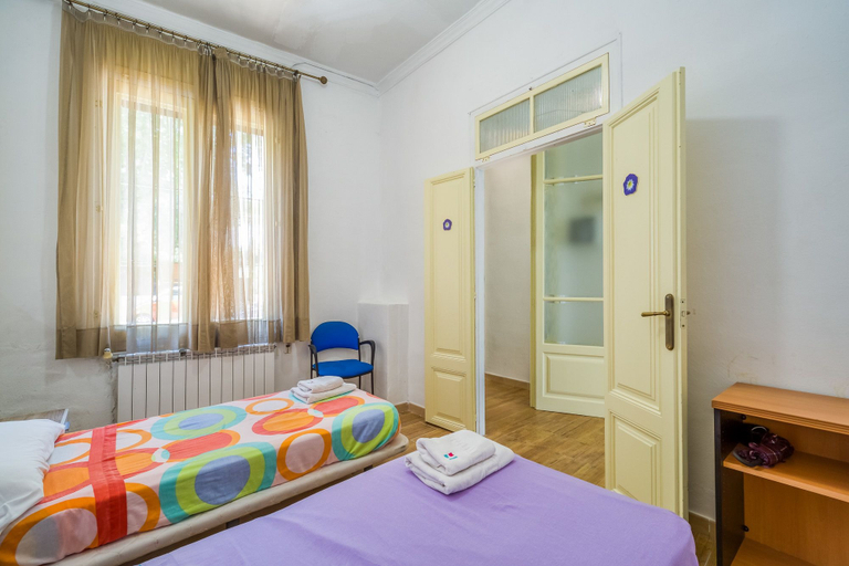 Bedroom 2, Casa Cristofor Colom, Barcelona