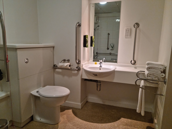 Bathroom 2, The Clyde Hotel, Glasgow