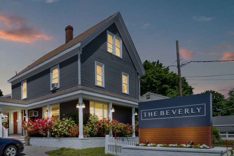 Exterior & Views