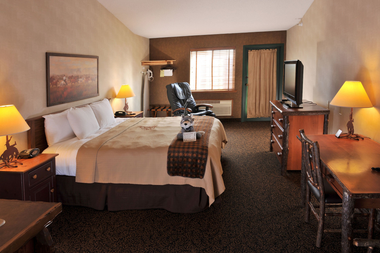 Bedroom 3, Stoney Creek Hotel St. Joseph, Buchanan