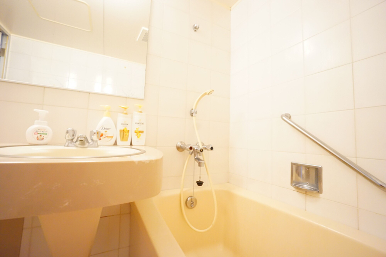 Bathroom 2, Terry's Apartment Shinsaibashi East I G12F, Osaka