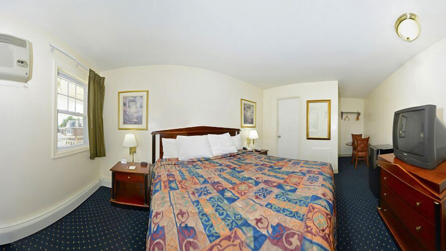 Bedroom 2, Red Carpet Inn, Montgomery