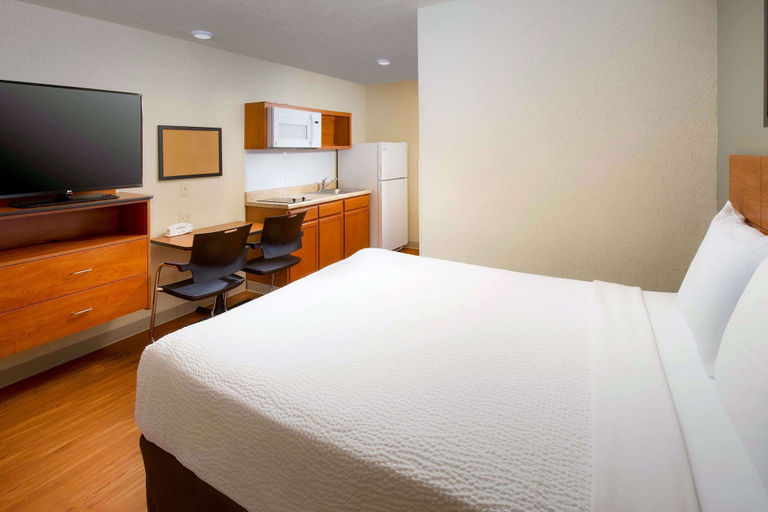 Bedroom 3, WoodSpring Suites Wilkes-Barre, Luzerne