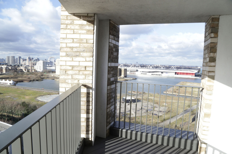 Others 5, Pontoon Dock Apartment, London