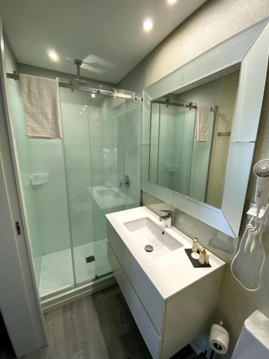 Bathroom 5, Golden Beach Guesthouse, Faro