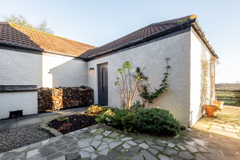 Exterior & Views, Luxury Garden Cottage Spectacular Views, Fife