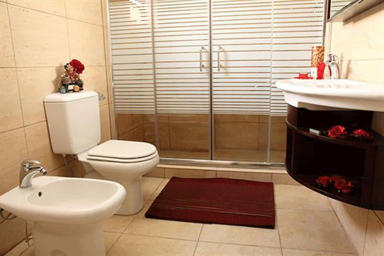 Bathroom 4, Hisham Hotel Amman, Wadi Essier