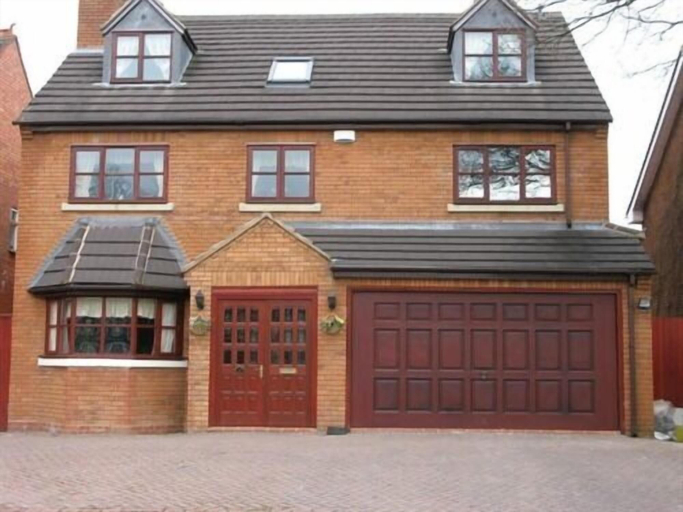 Exterior & Views 2, Hay Lane Lodge, Solihull