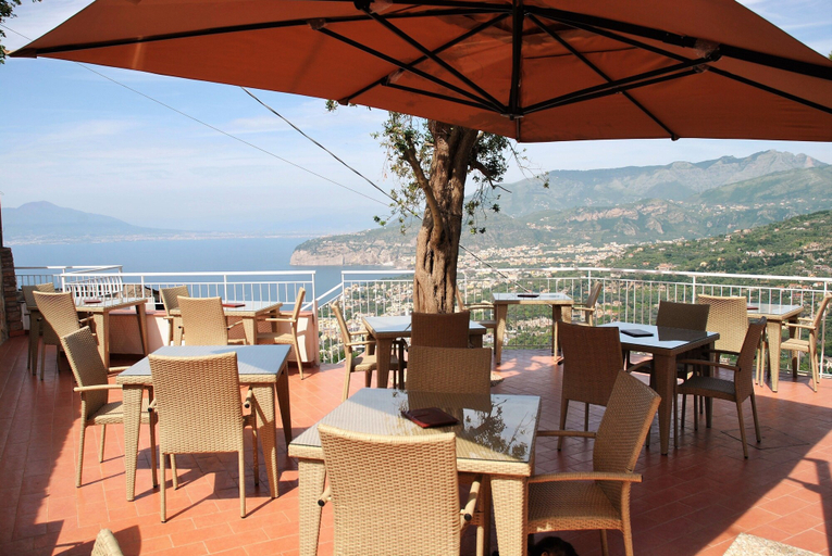 Food & Drinks 5, Villa Fiorita, Napoli