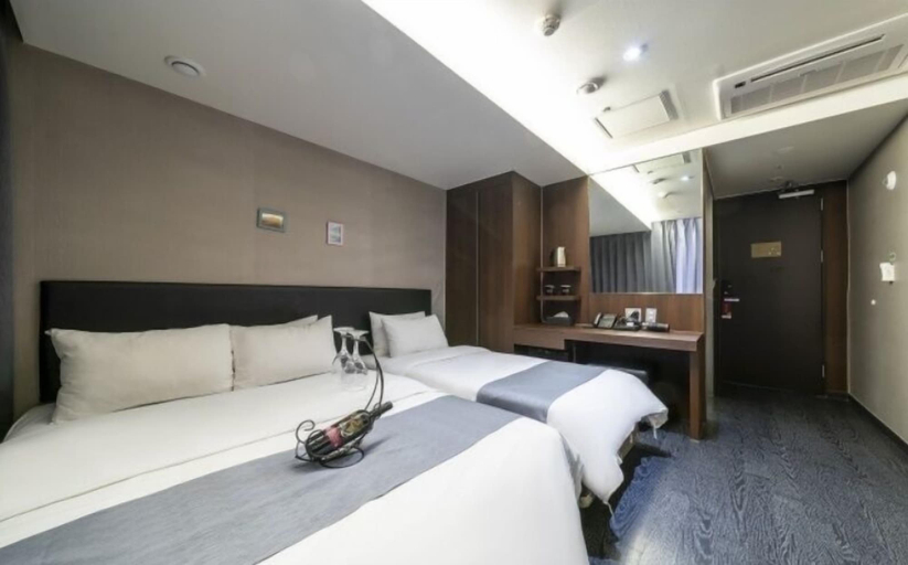 Bedroom 3, Grand Palace Hotel, Namdong
