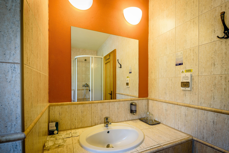 Bathroom 4, Hotel Boboty, Žilina