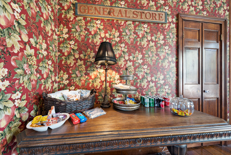 Food & Drinks 5, The Inn on North Jefferson, Baldwin