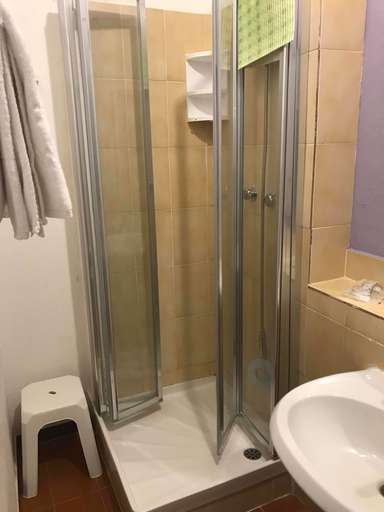 Bathroom 4, Baia dell'est, Catanzaro