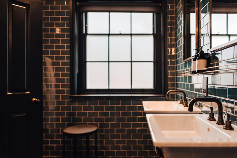 Bathroom 4, The George, Gloucestershire