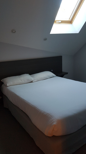 Bedroom 3, Hôtel des Deux Forts, Jura