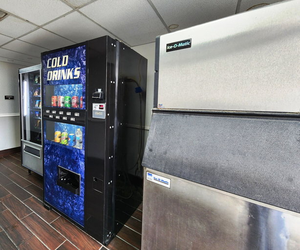 Food & Drinks 5, SureStay by Best Western Channelview Houston East, Houston
