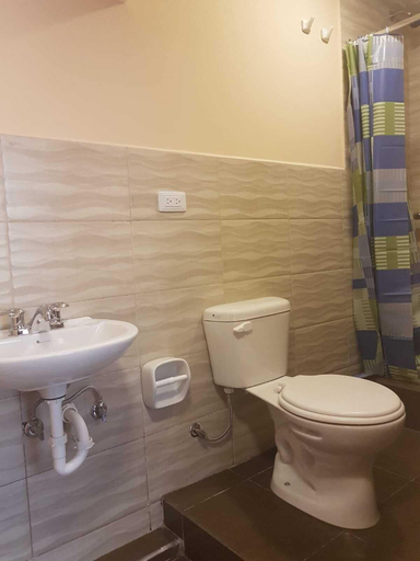 Bathroom, Casa Liut, Quito