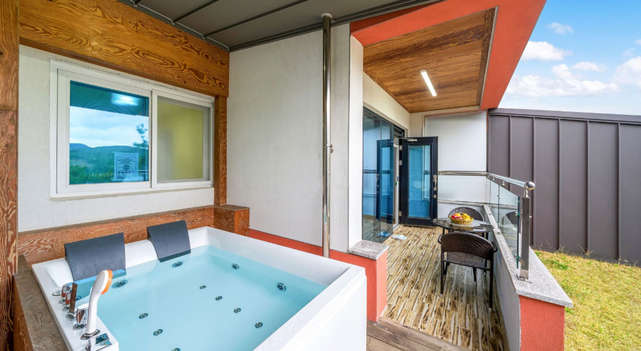 Bathroom 4, Ara Pool Villa Pension, Tongyeong