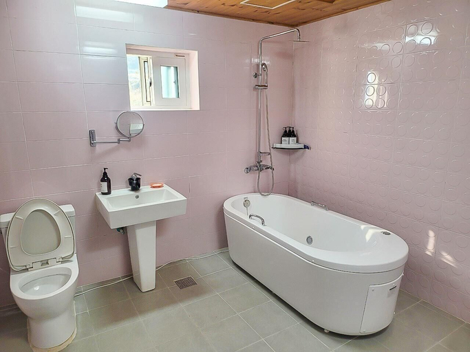 Bathroom 3, Geoje Healing Pension, Geoje