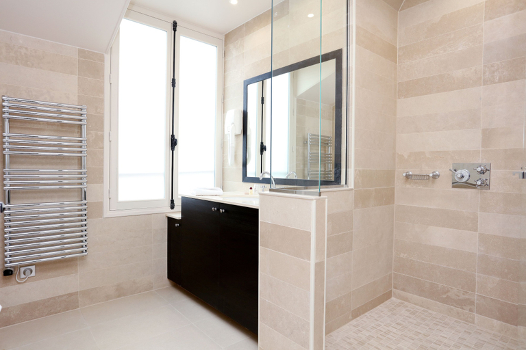 Bathroom 4, Hotel Avama Montmartre, Paris