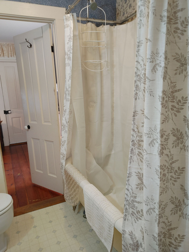 Bathroom 5, Hawthorne Inn, Morgan