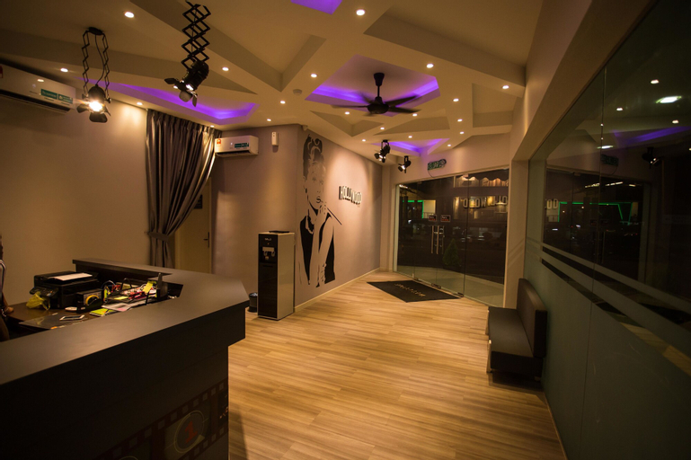 Others 5, Hollywood Hotel, Kinta