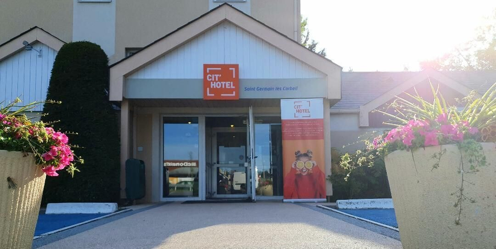 Exterior & Views 2, Cit’hôtel Design Booking Evry Saint Germain-Lès-Corbeil Senart, Essonne