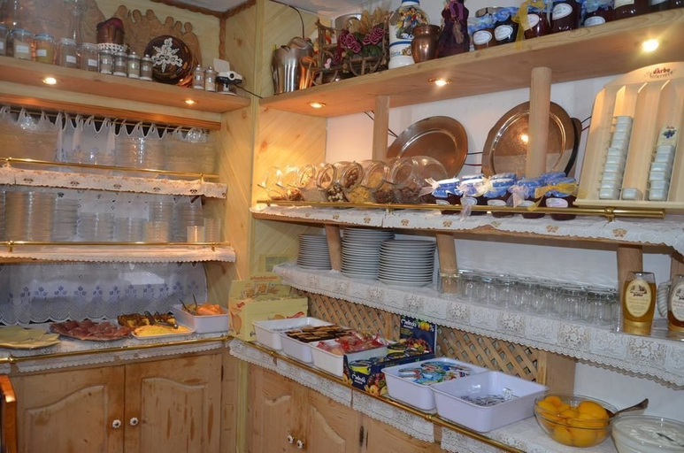 Food & Drinks 5, Chalet Valeruz, Trento