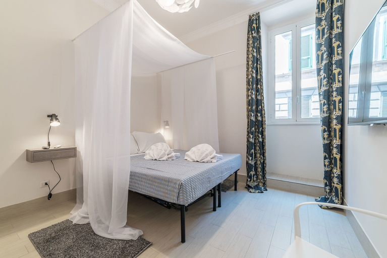 Room 3, Saint Peter Suite Apartment, Roma