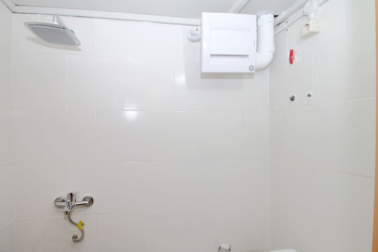 Bathroom 5, Kamar Keluarga Bandara Mas Syariah, Tangerang