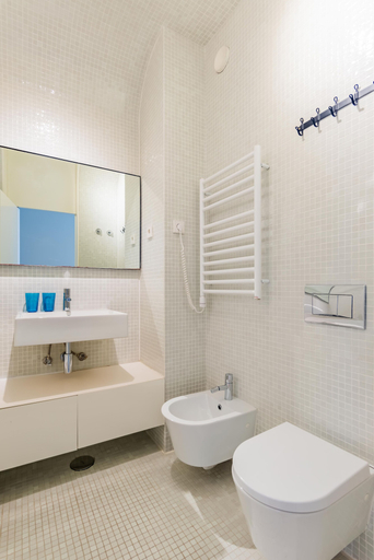 Bathroom 4, Chiado Prime Garrett Apartment, Lisbon