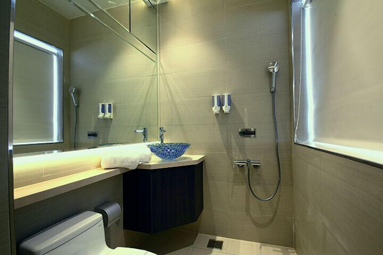 Bathroom 5, Leesing Hotel, Kaohsiung