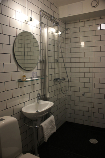 Bathroom 4, BriQ Hotell, Gullspång