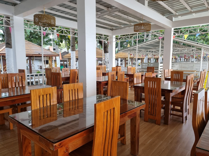 Food & Drinks 5, Villa Excellance Beach & Wavepool Resort, Tanza