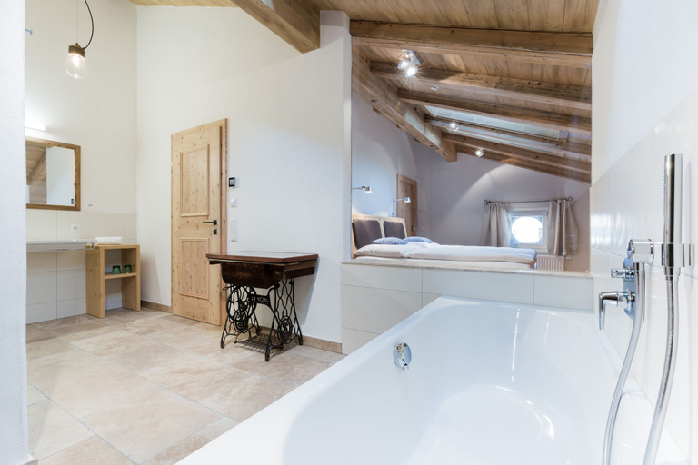 Bathroom 4, Weyerhof, Zell am See