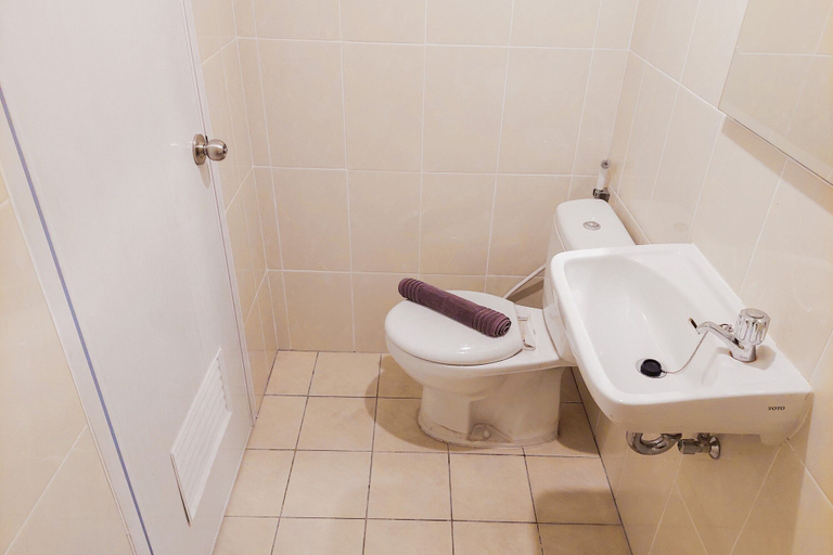 Bathroom 3, Nice And Comfy Studio Apartment At M-Town Residence, Tangerang