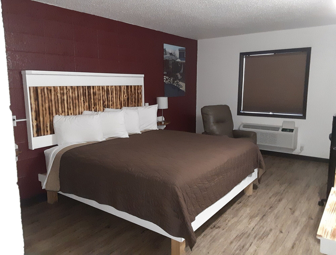 Bedroom 3, American Inn, Jones