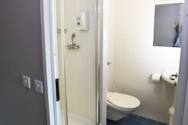 Bathroom 3, Lancaster Hotel, London